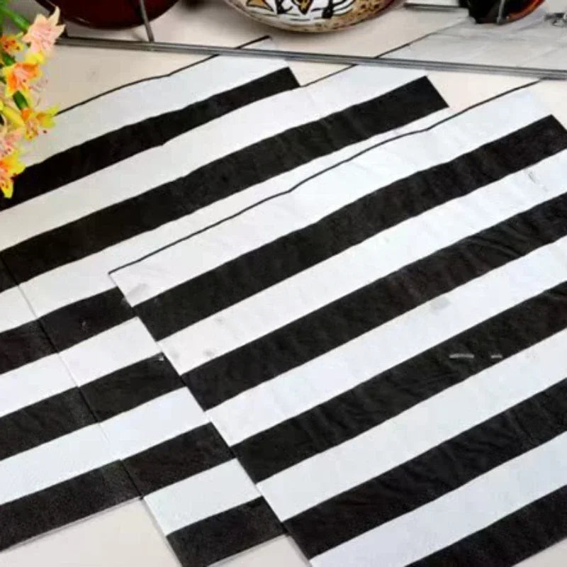 20pcs/Pac Classic Black and White Stripes Red and White Stripes Disposable Paper Placemats Flower Paper Party Decoration Paper