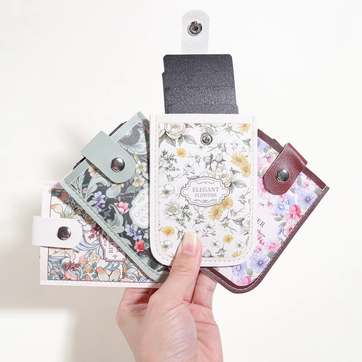 1PC Oil Painting Floral Pattern Card Holder,Pull-Out Multi-Card Slots,Suitable for ID Cards,Bank Cards, Business CardsStorage