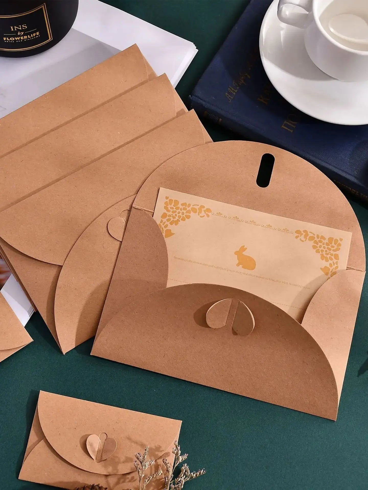 50pcs Japanese Kraft Paper Heart Envelopes - Vintage Ins Aesthetic for Couples Love Letters, European Style Creative Pouch