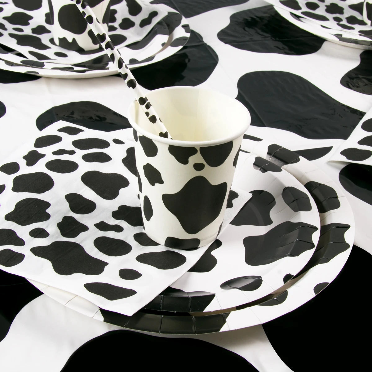 Cow Party Themed Disposable Tableware Set Paper Plates and Cow Napkins for Kids Cow Themed Birthday Party Decorations