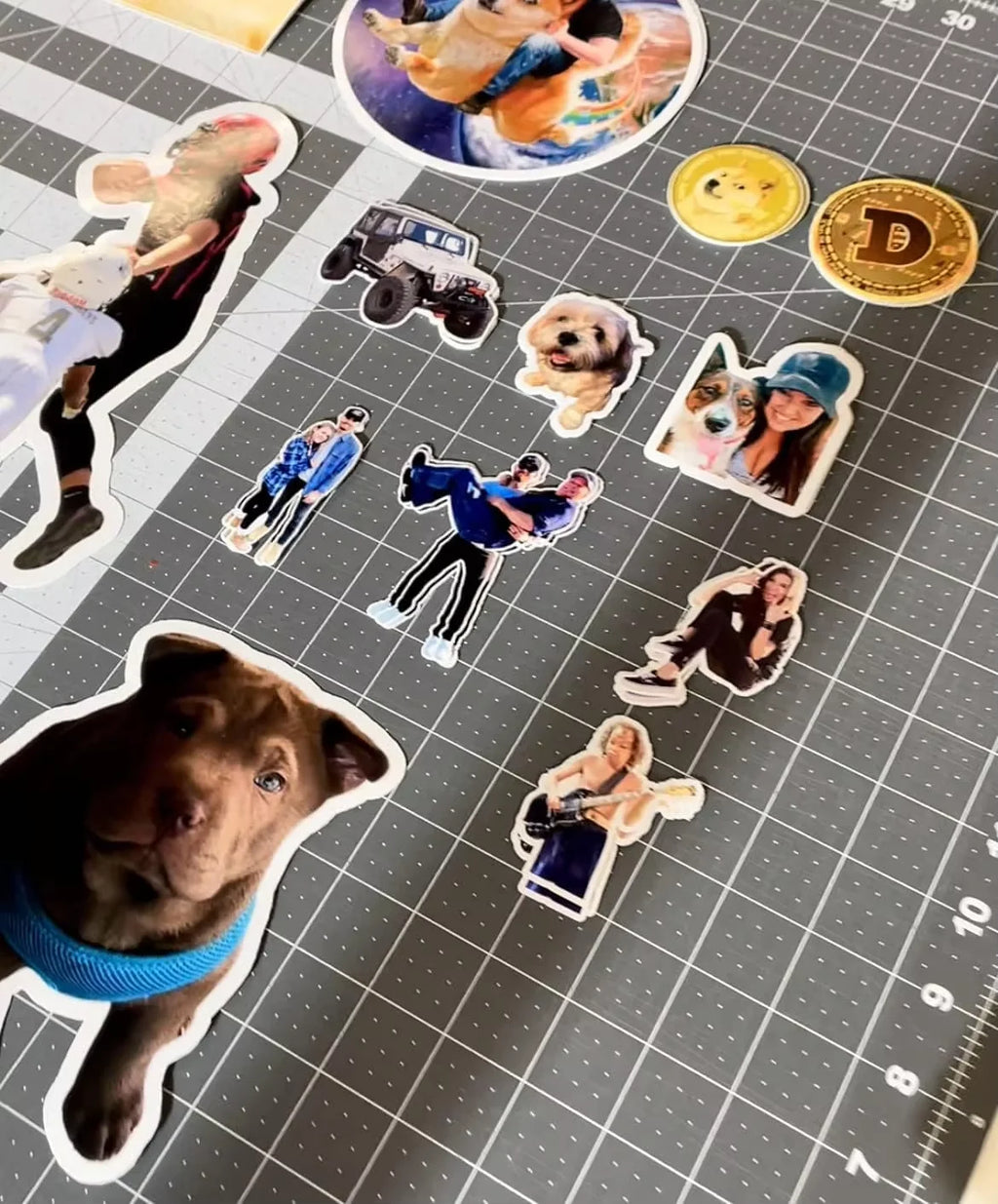 100pcs Custom Sticker Your Logo Text Tag PVC Label Vinyl Waterproof Computer Luggage Self Adhesive Personalized Die Cut Stickers