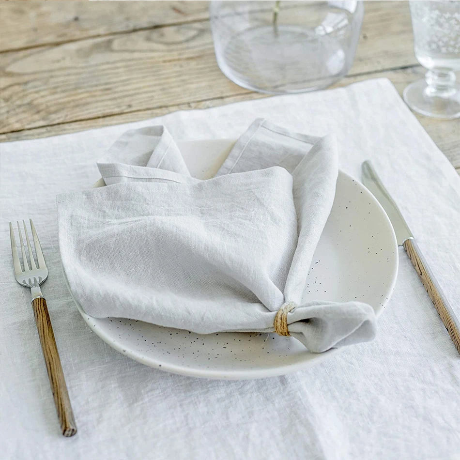 Set of 4 Cloth Napkins 100% Pure Linen 16x16Inch Hemmed Dinner Napkins Easy Care Machine Washable for Christmas Wedding Party