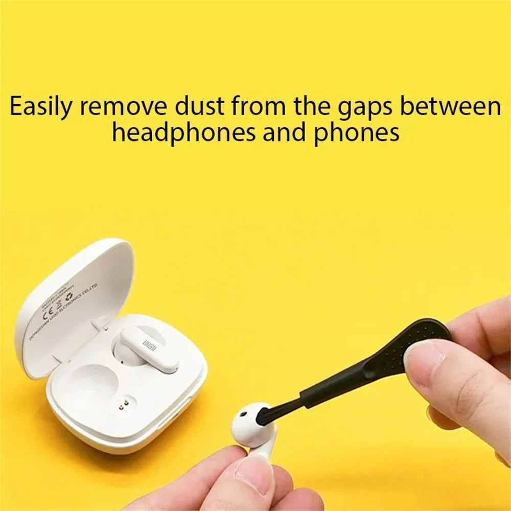 Mobile Phone Charging Port Type C Dust Plug for iPhone 16 15 14 Pro Max Cleaner Kit Computer Keyboard Cleaner Tool Clean Brush