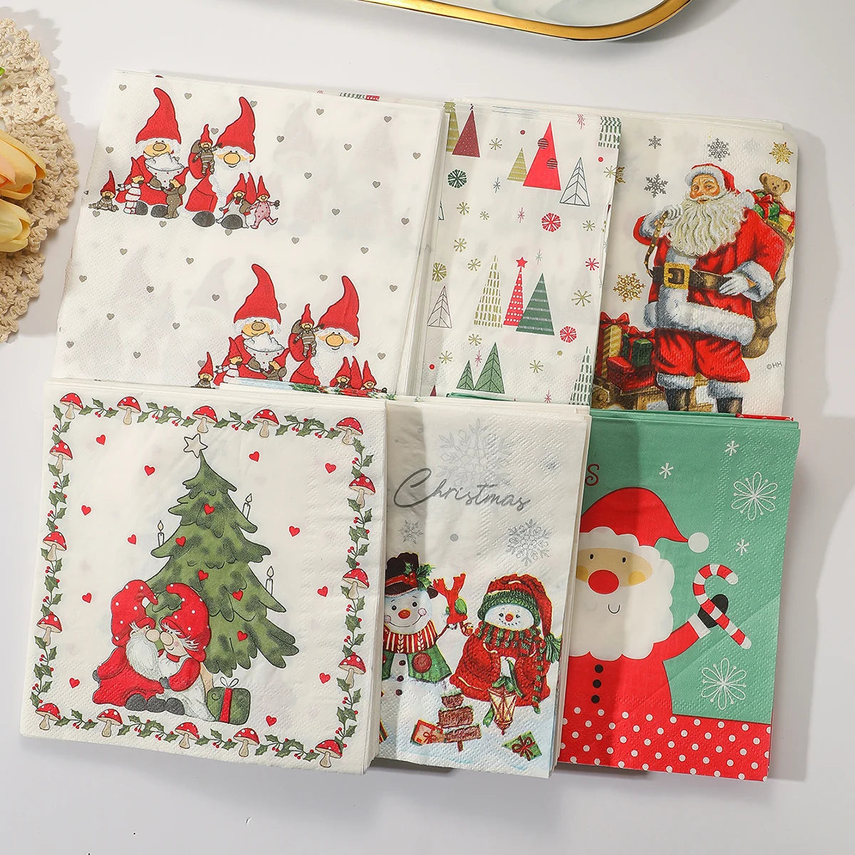 Christmas Party Napkins Disposable Dinner Serviettes Santa Claus Christmas Tree Gifts Flower Element Style Art Decoupage Napkins