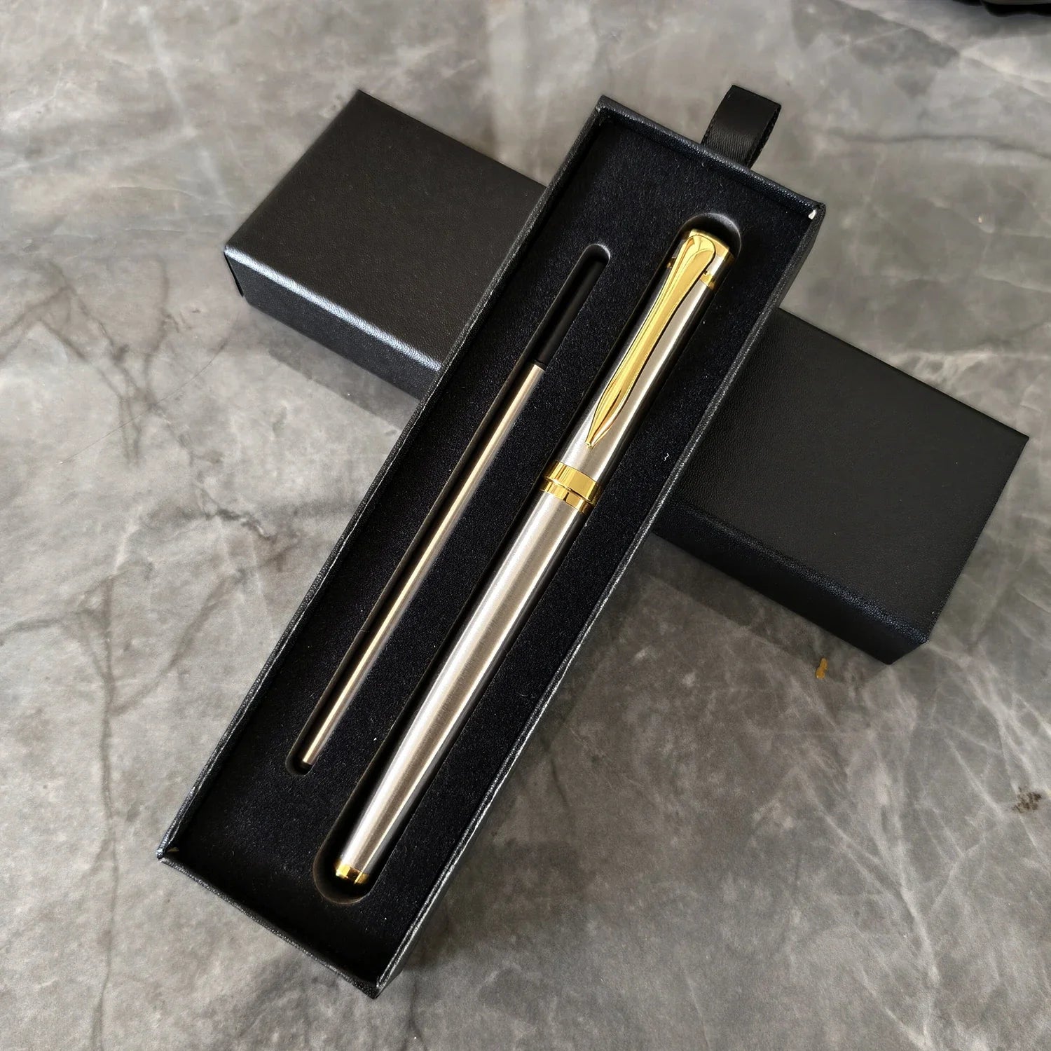Luxury Metal Ball Point Pen Clip Signature Ballpoint Pens for Business Writing Office Stationery Customized Logo Name Case Gift