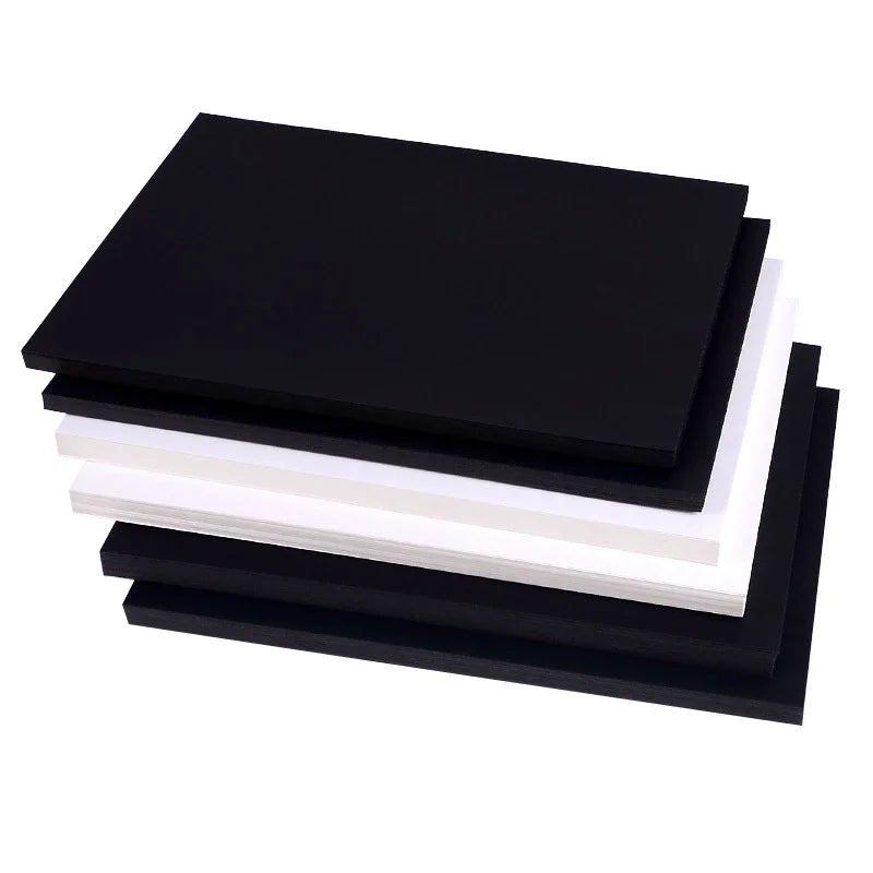 150 sheets of A4 semi-transparent tracing paper, suitable for painting, calligraphy, oil painting, and printing.
