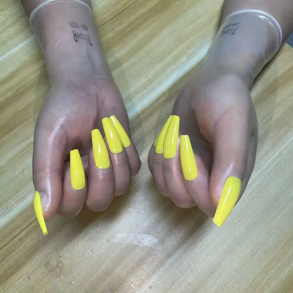 A pair of Malaysian latex material supper thin transparent shiny shiny male to female latex medium long gloves with nail service